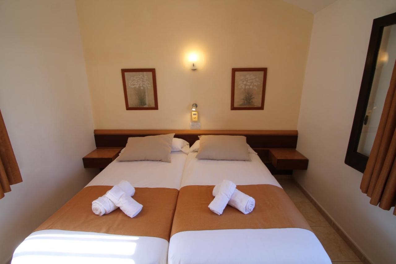 Apartaments Talayot Cala'N Blanes  Dış mekan fotoğraf
